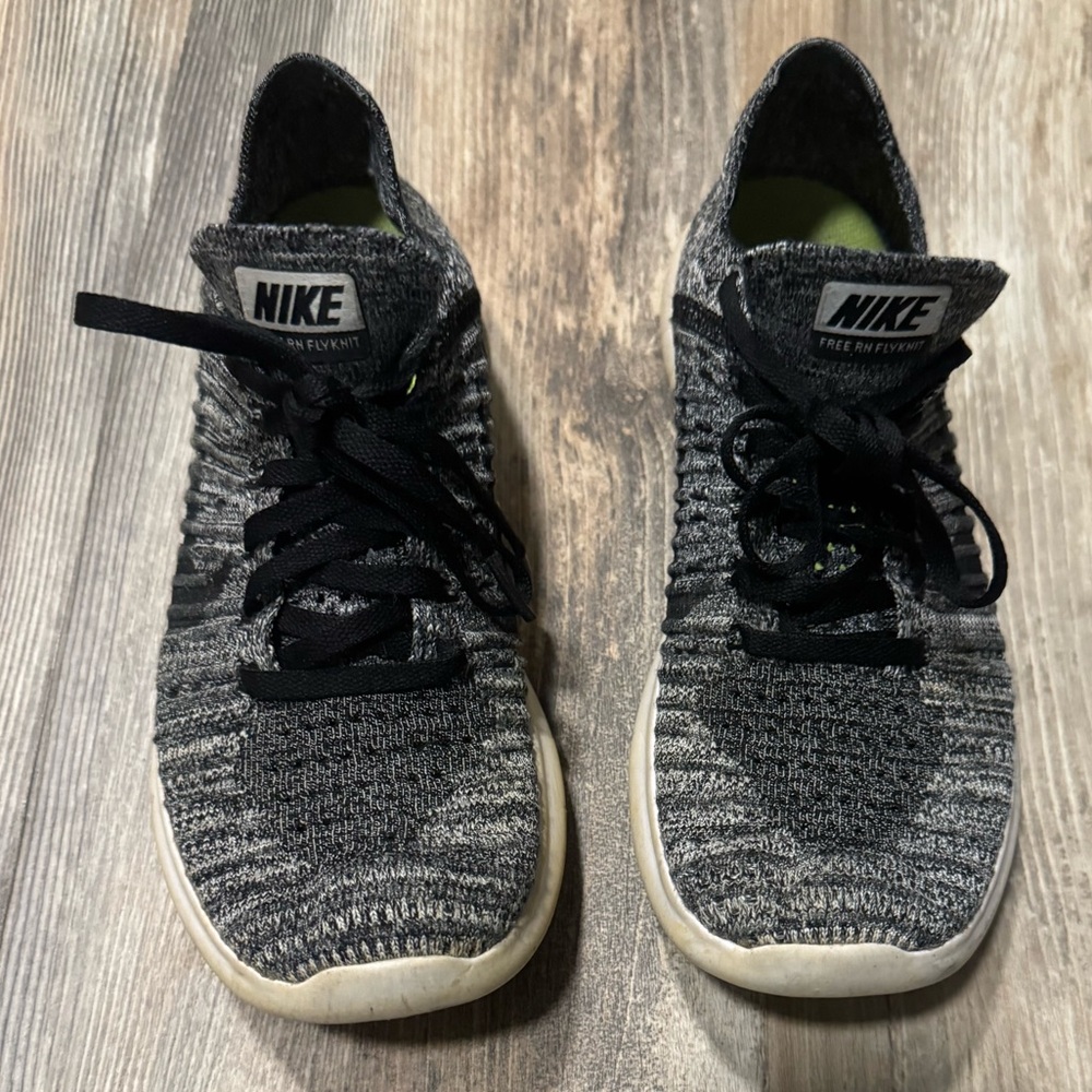 Nike Flyknit Lightweight Gray/Black Sneakers Women’s 7